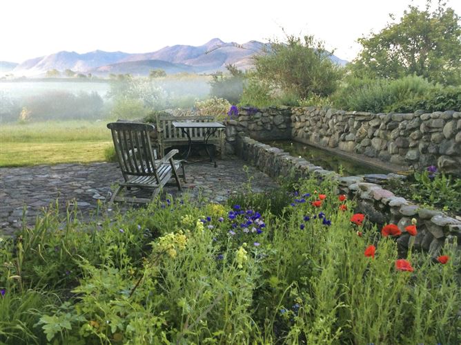 Robins Farm, Knocknaboolagh, Killorglin, Co. Kerry