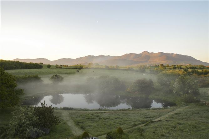 Robins Farm, Knocknaboolagh, Killorglin, Co. Kerry