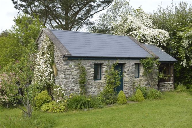 Robins Farm, Knocknaboolagh, Killorglin, Co. Kerry