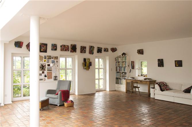Robins Farm, Knocknaboolagh, Killorglin, Co. Kerry