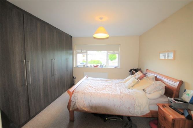 2A Hillcrest View, Lucan, Dublin