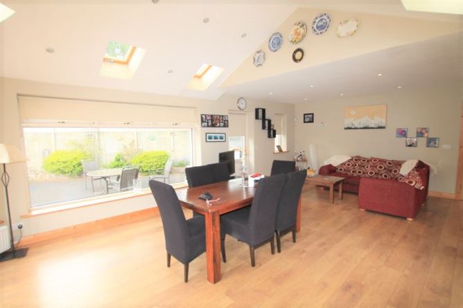 2A Hillcrest View, Lucan, Dublin