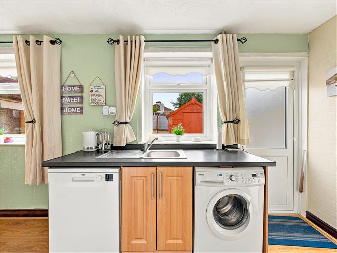 Photo 15 of 34 — 102 Captains Avenue, Crumlin, Dublin 12