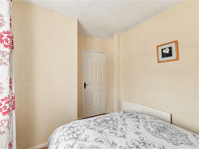 Photo 19 of 34 — 102 Captains Avenue, Crumlin, Dublin 12