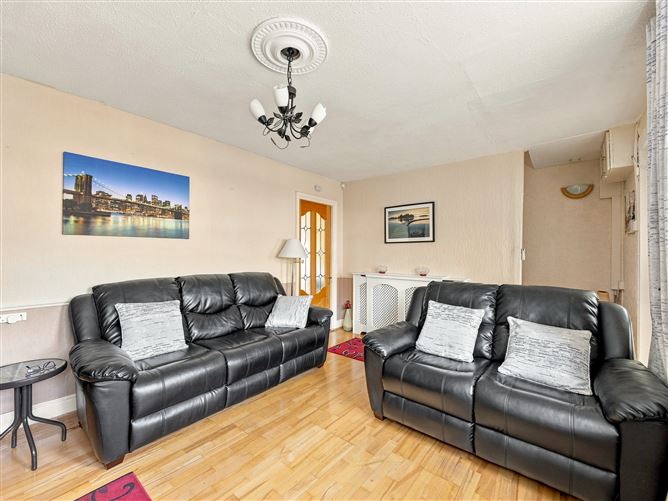 Photo 7 of 34 — 102 Captains Avenue, Crumlin, Dublin 12