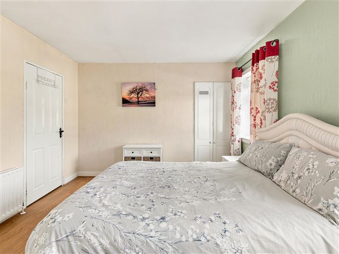 Photo 22 of 34 — 102 Captains Avenue, Crumlin, Dublin 12