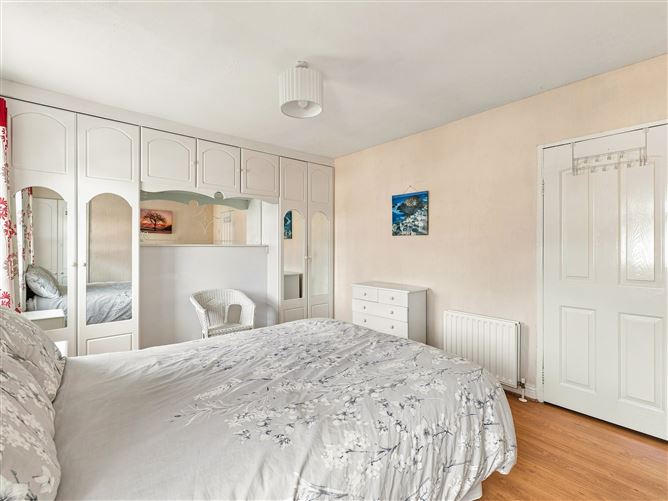 Photo 21 of 34 — 102 Captains Avenue, Crumlin, Dublin 12
