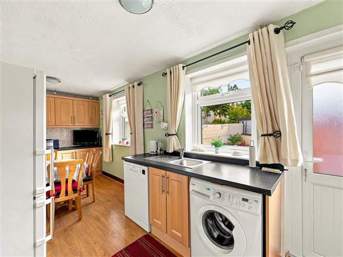 Photo 14 of 34 — 102 Captains Avenue, Crumlin, Dublin 12