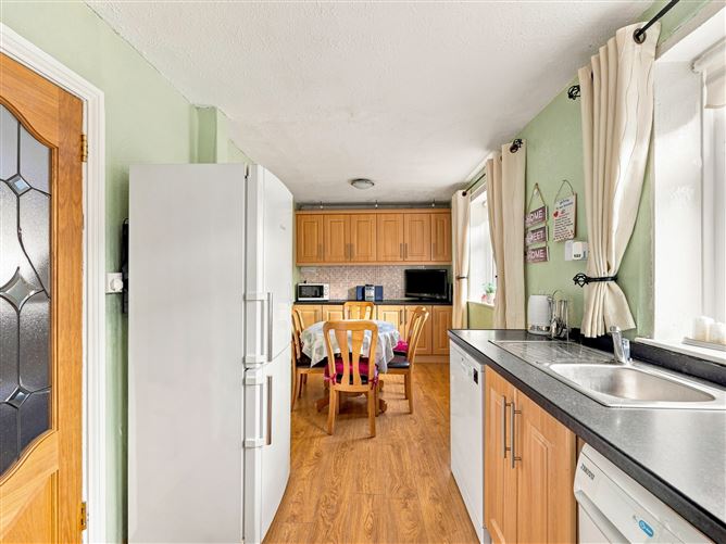 Photo 12 of 34 — 102 Captains Avenue, Crumlin, Dublin 12