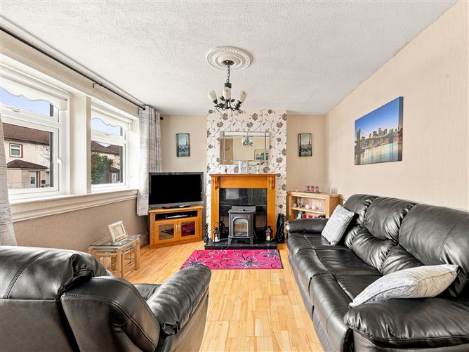 Photo 6 of 34 — 102 Captains Avenue, Crumlin, Dublin 12