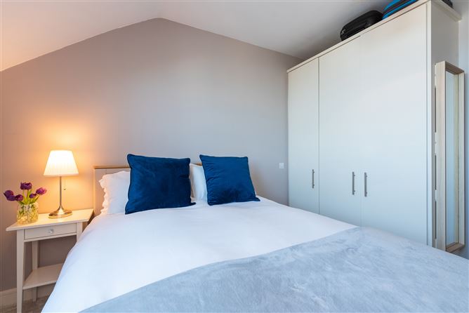 16 The Village, Stepaside, Dublin 18