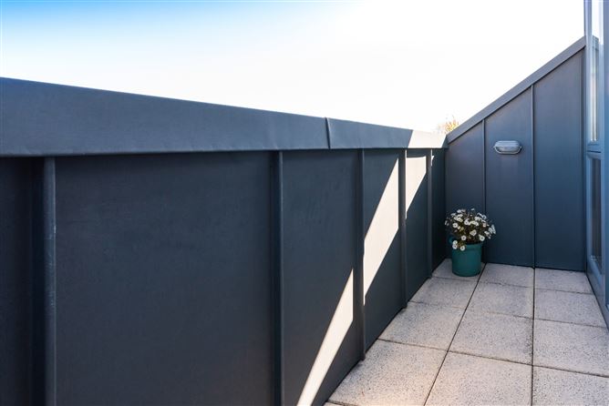16 The Village, Stepaside, Dublin 18