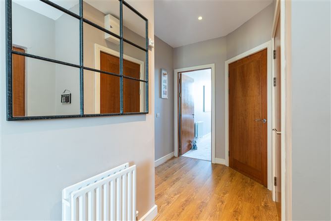 16 The Village, Stepaside, Dublin 18