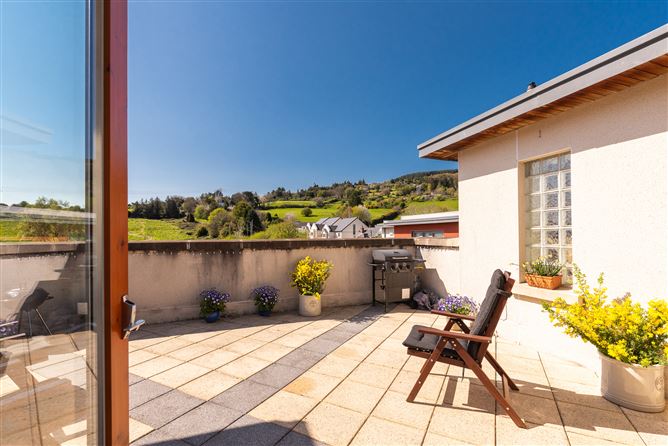 16 The Village, Stepaside, Dublin 18