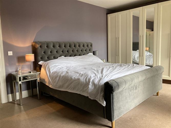 https://photos-a.propertyimages.ie/media/6/8/9/4996986/c3a9efa4-b2e5-4831-97c3-089ebe305ed6_l.jpg
