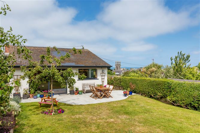 Hillcrest Cottage, 22 St Nessans Terrace, Howth, Co. Dublin
