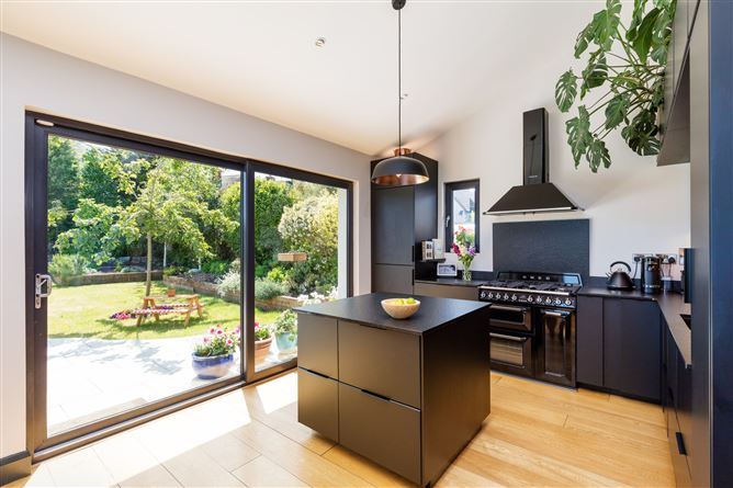 Hillcrest Cottage, 22 St Nessans Terrace, Howth, Co. Dublin