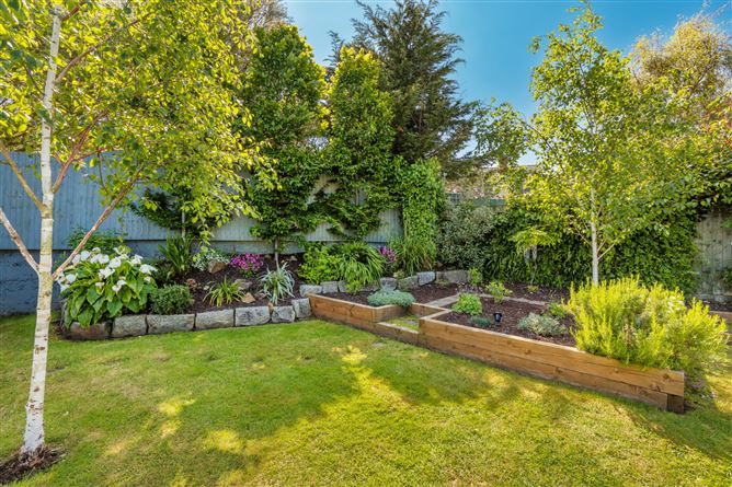 Hillcrest Cottage, 22 St Nessans Terrace, Howth, Co. Dublin
