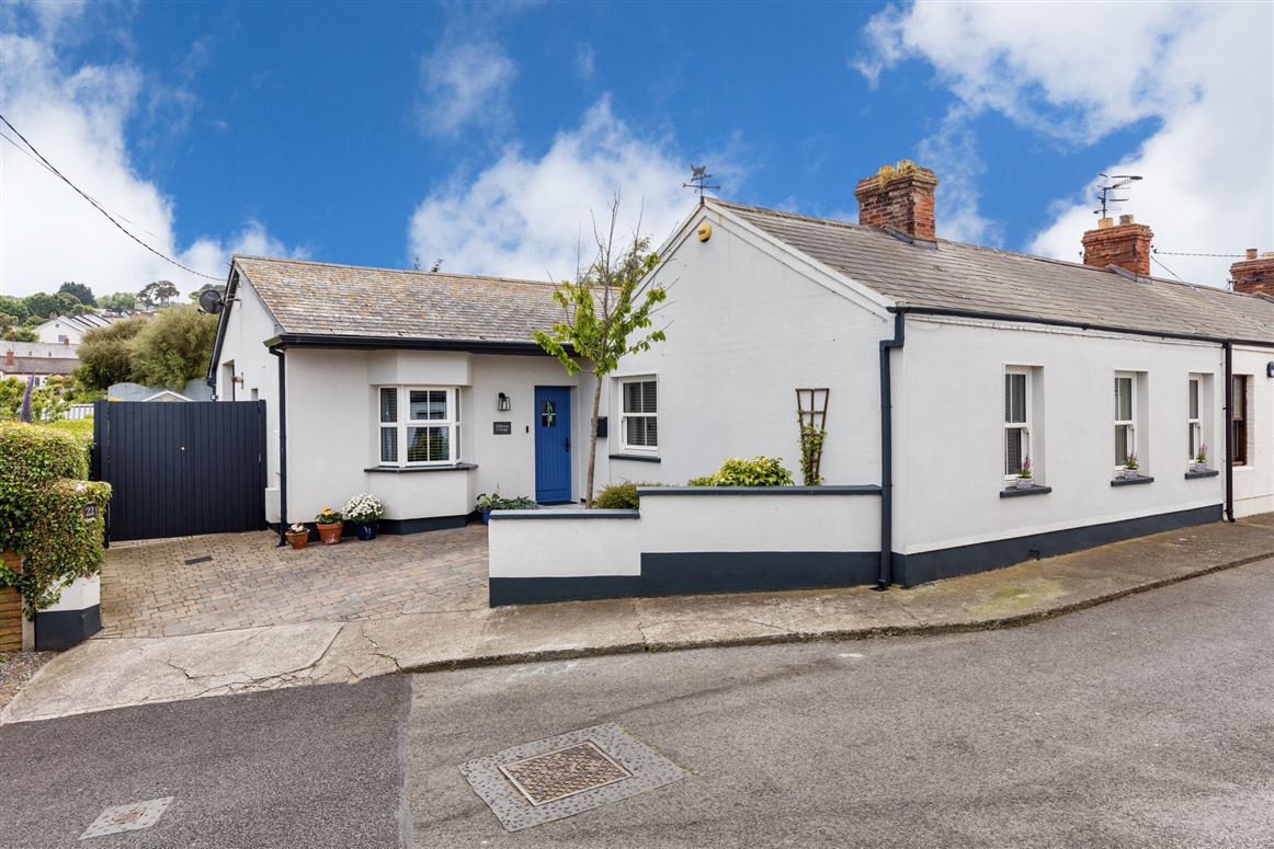 Hillcrest Cottage, 22 St Nessans Terrace, Howth, Co. Dublin