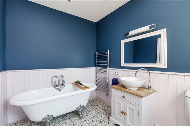 Hillcrest Cottage, 22 St Nessans Terrace, Howth, Co. Dublin