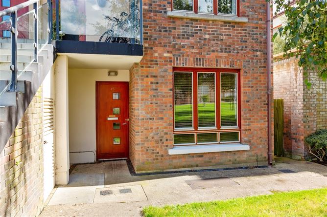 15 Belarmine Square, Stepaside, Dublin 18