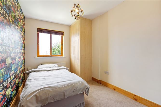15 Belarmine Square, Stepaside, Dublin 18