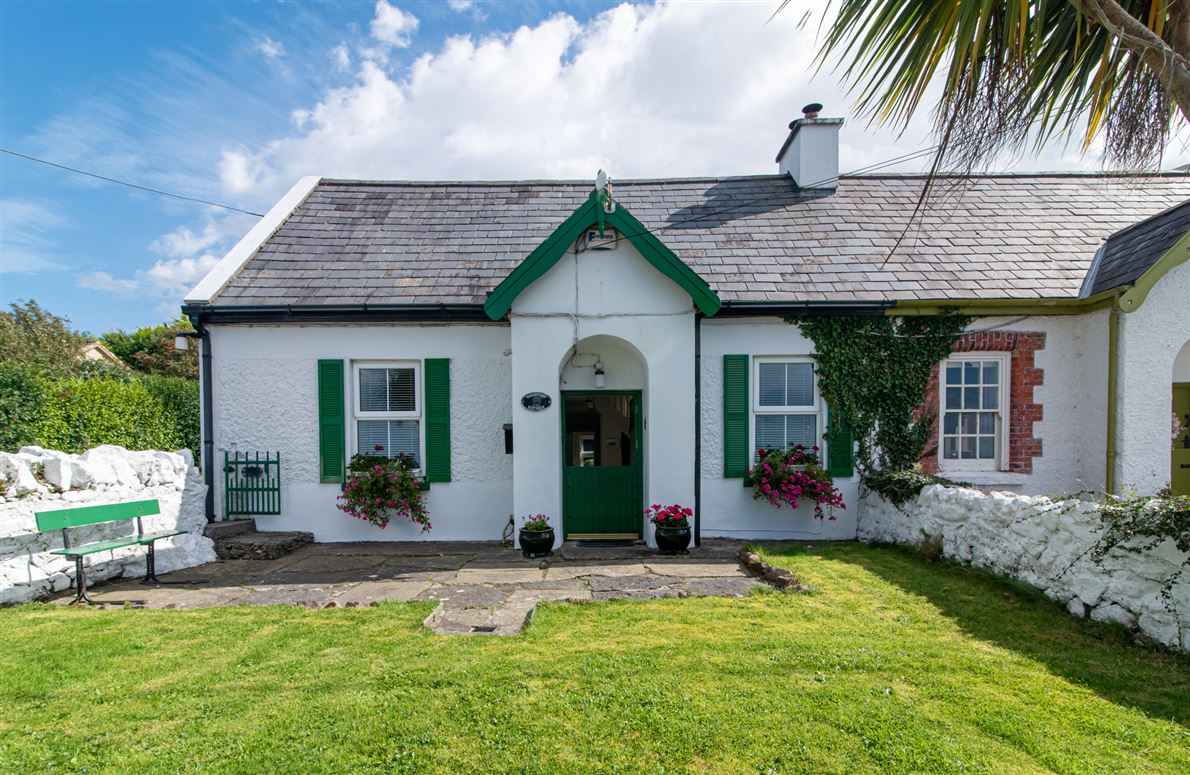 Oakwood Cottage, Coastguard Cottages, Derrymore West, Tralee, Co. Kerry