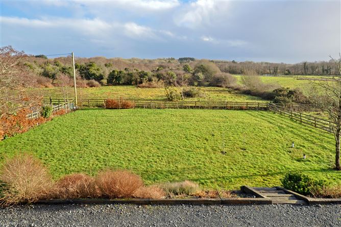 Wild Country Cottage, Magherabeg, Oughterard, Co. Galway