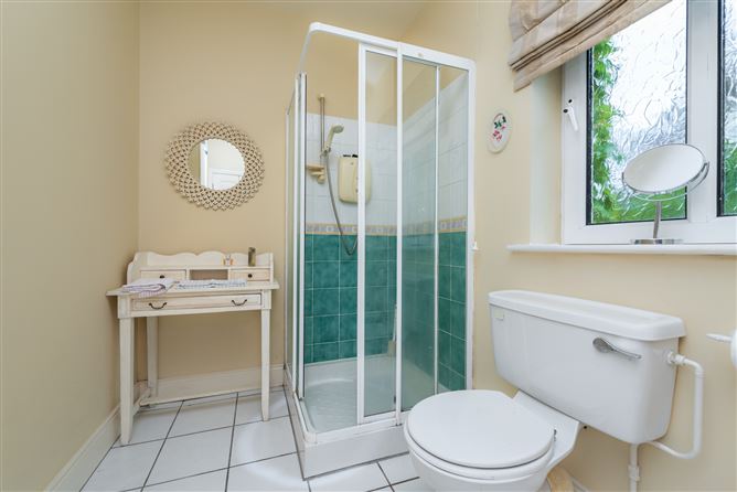 https://photos-a.propertyimages.ie/media/6/9/0/4954096/4422e14f-024f-40b0-82a4-2048f2957a9b_l.jpg