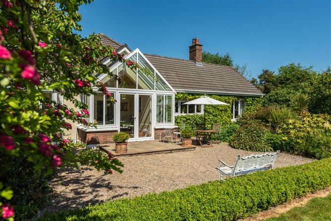https://photos-a.propertyimages.ie/media/6/9/0/4954096/4422e14f-024f-40b0-82a4-2048f2957a9b_l.jpg