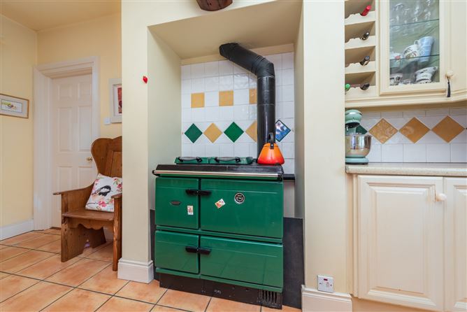 https://photos-a.propertyimages.ie/media/6/9/0/4954096/4422e14f-024f-40b0-82a4-2048f2957a9b_l.jpg