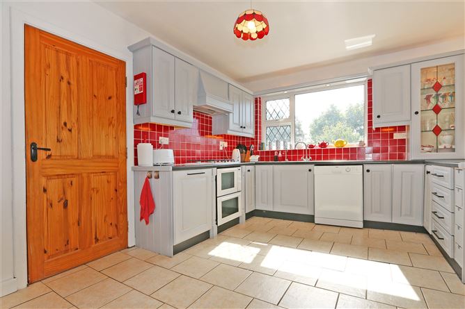 17 Tullyvarraga Crescent, Shannon, Co. Clare