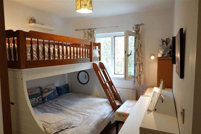 76 Sli an Choiste, Monksland, Athlone, Co. Roscommon