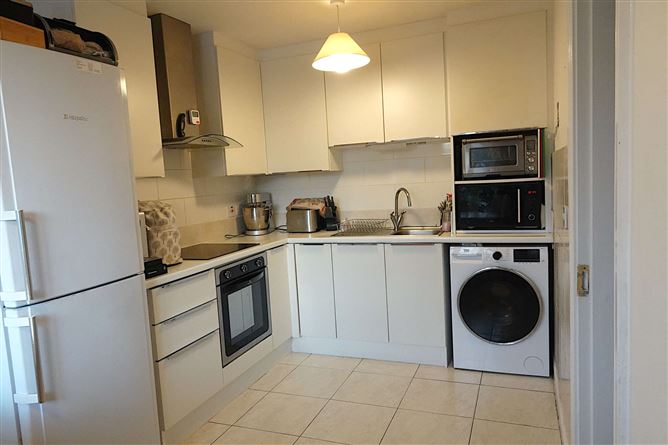 76 Sli an Choiste, Monksland, Athlone, Co. Roscommon