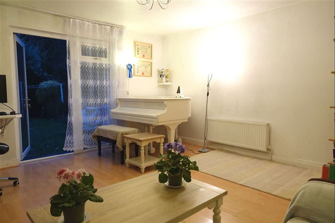 76 Sli an Choiste, Monksland, Athlone, Co. Roscommon