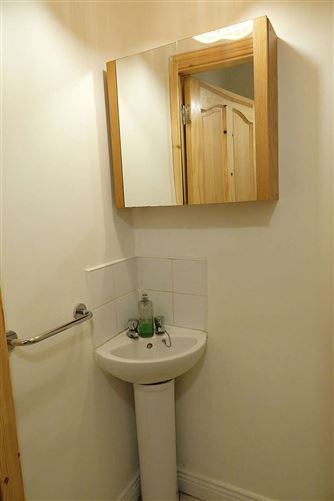 76 Sli an Choiste, Monksland, Athlone, Co. Roscommon