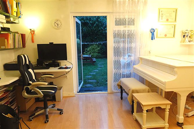 76 Sli an Choiste, Monksland, Athlone, Co. Roscommon