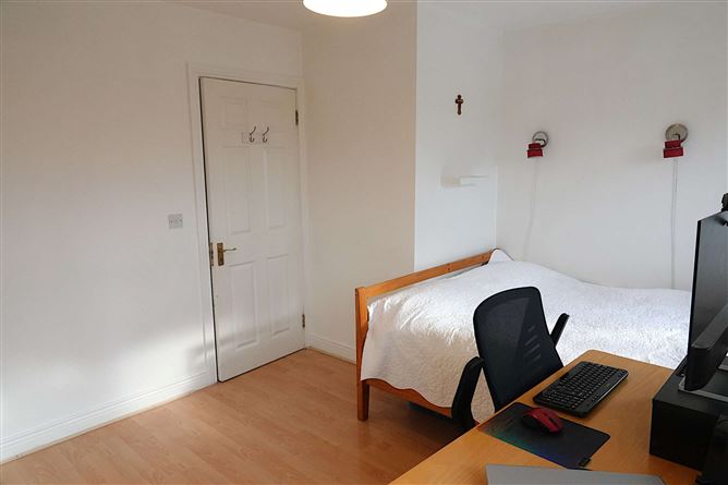 76 Sli an Choiste, Monksland, Athlone, Co. Roscommon