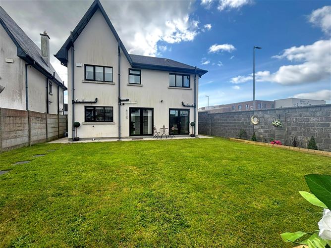 https://photos-a.propertyimages.ie/media/6/9/1/5001196/9f699a28-49d4-423c-97d0-b65107f1e212_l.jpg