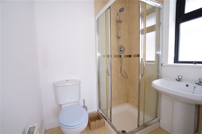 https://photos-a.propertyimages.ie/media/6/9/1/5001196/9f699a28-49d4-423c-97d0-b65107f1e212_l.jpg