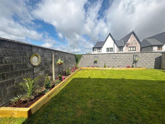 https://photos-a.propertyimages.ie/media/6/9/1/5001196/9f699a28-49d4-423c-97d0-b65107f1e212_l.jpg