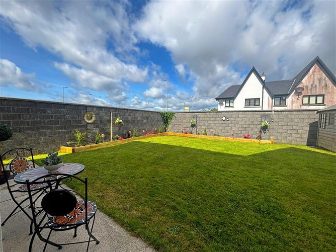 https://photos-a.propertyimages.ie/media/6/9/1/5001196/9f699a28-49d4-423c-97d0-b65107f1e212_l.jpg