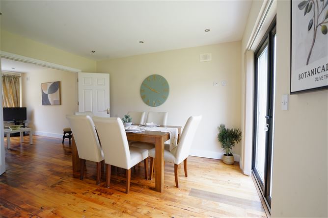https://photos-a.propertyimages.ie/media/6/9/1/5001196/9f699a28-49d4-423c-97d0-b65107f1e212_l.jpg