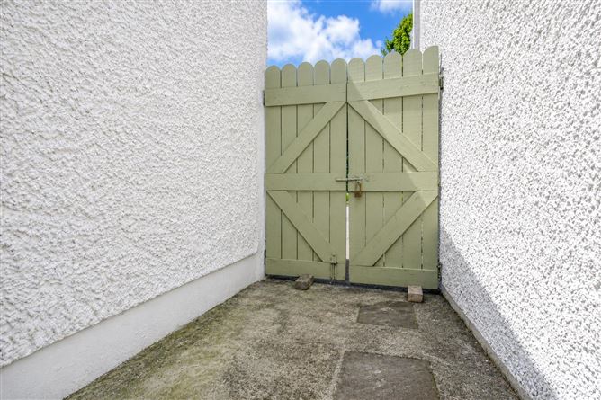 Photo 19 of 44 — 23 Lynn Height's, Mullingar, Westmeath