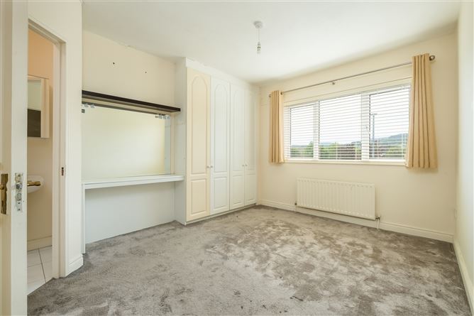 14 Oakdale Crescent, Ballycullen, Dublin 24