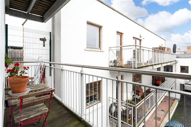 9 Crostick Court, Meath Street, Dublin 8