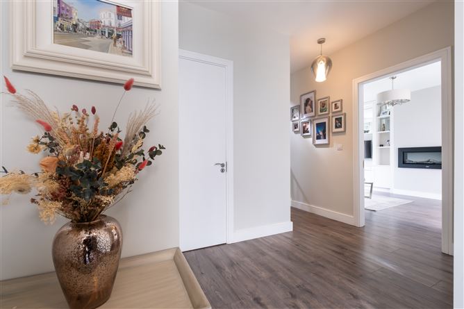 2 The Crescent, Scholarstown Wood, Rathfarnham, Dublin 16