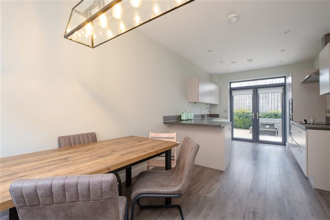 2 The Crescent, Scholarstown Wood, Rathfarnham, Dublin 16