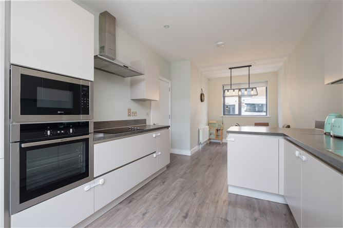 2 The Crescent, Scholarstown Wood, Rathfarnham, Dublin 16