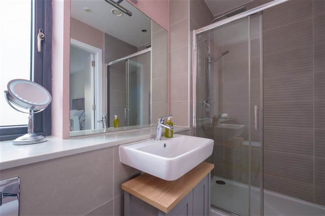 2 The Crescent, Scholarstown Wood, Rathfarnham, Dublin 16